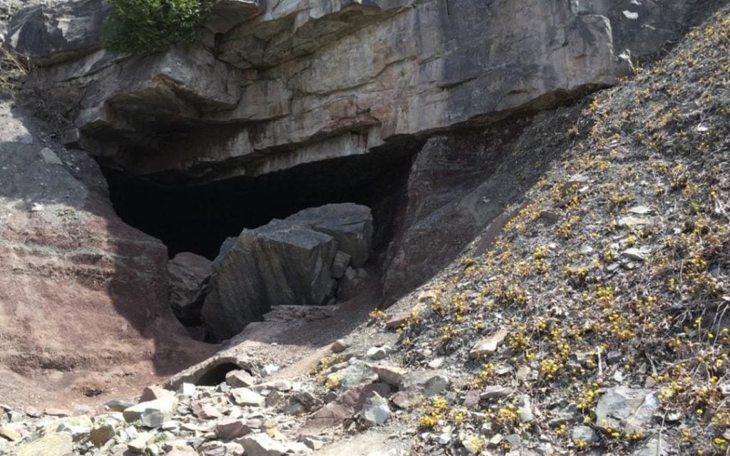6 Mysterious Spots Hidden in Famous  Locations