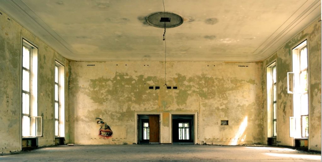 6 Mysterious Spots Hidden in Famous  Locations