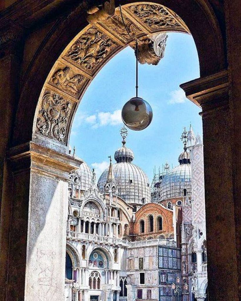The 10 Most Amazing Churches in the World