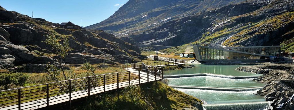 10 Best Road Trips in the World