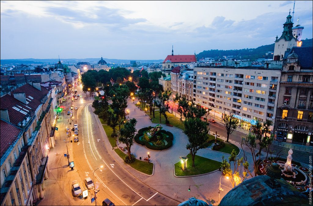 The 15 Most Iconic Streets in the World