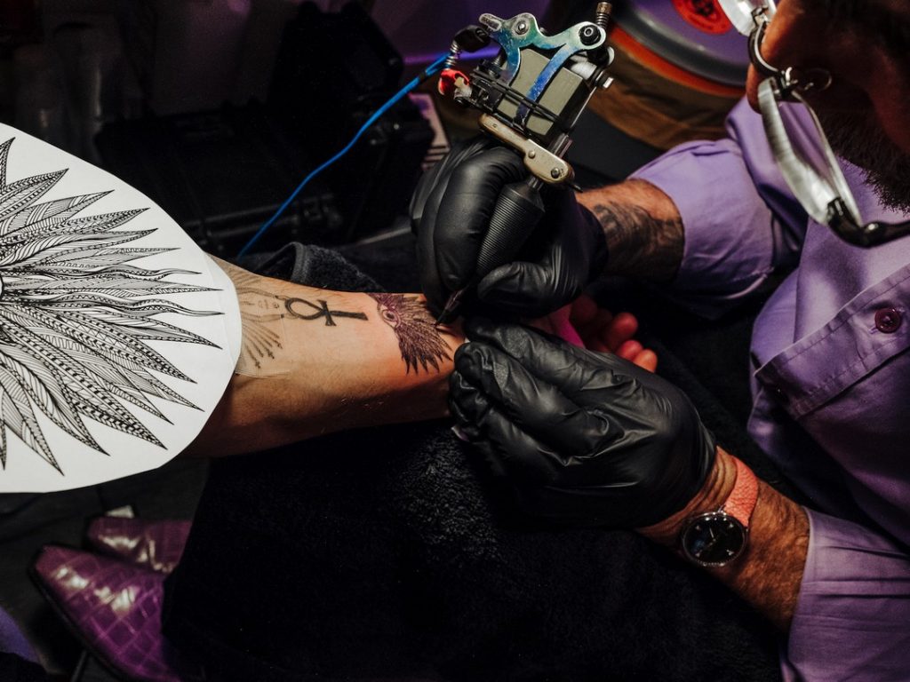 Things Tattoo Artists Hate So You Can Avoid Doing Them