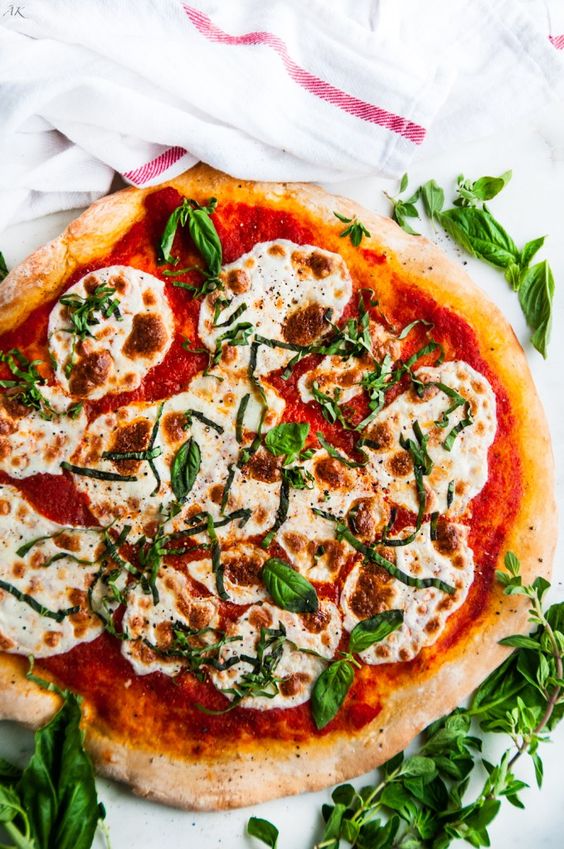 10 Kinds of Pizza from All Around the World