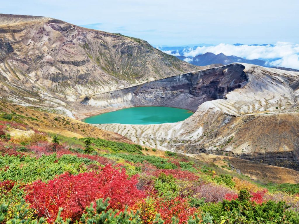 9 Most Beautiful Crater Lakes In The World