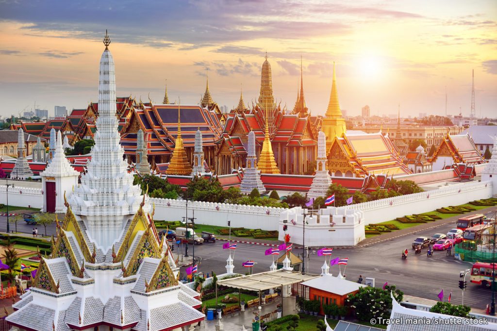 10 Most Amazing Royal Palaces From Around The World