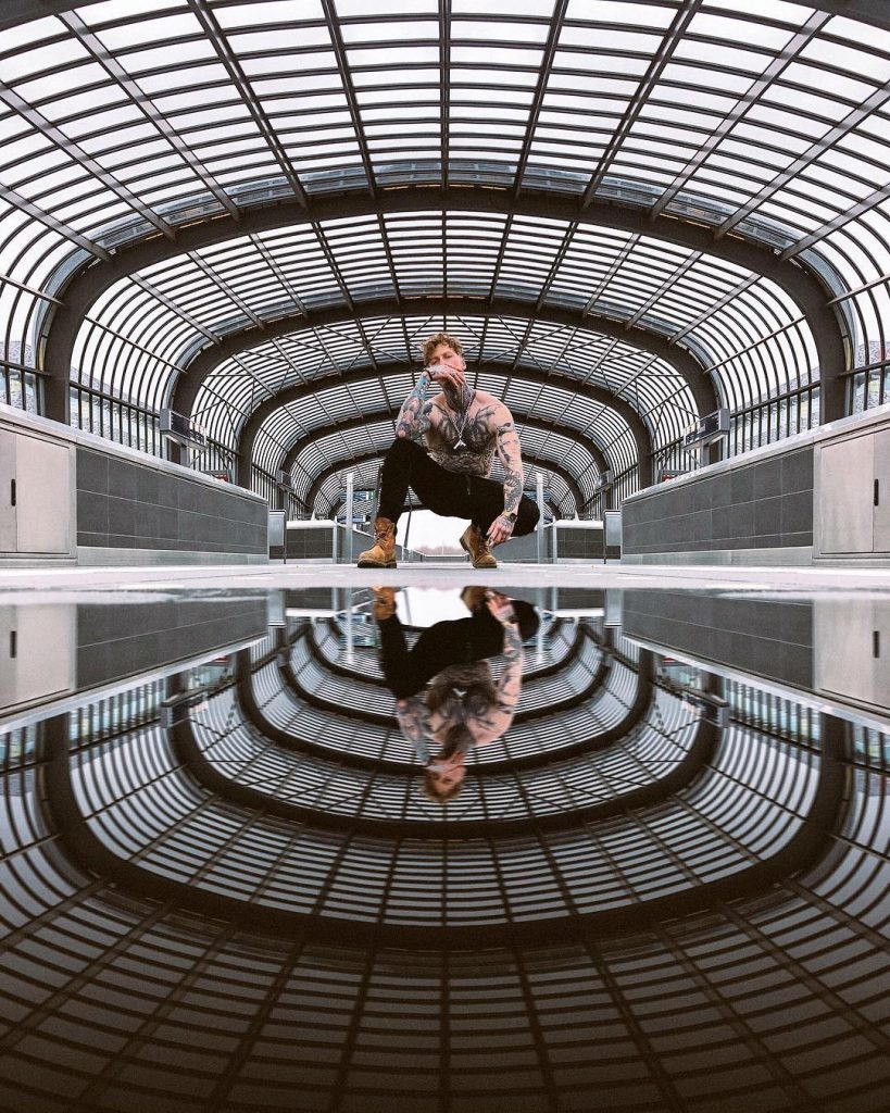 20 Perfectly Symmetrical Photos To Soothe Your Soul
