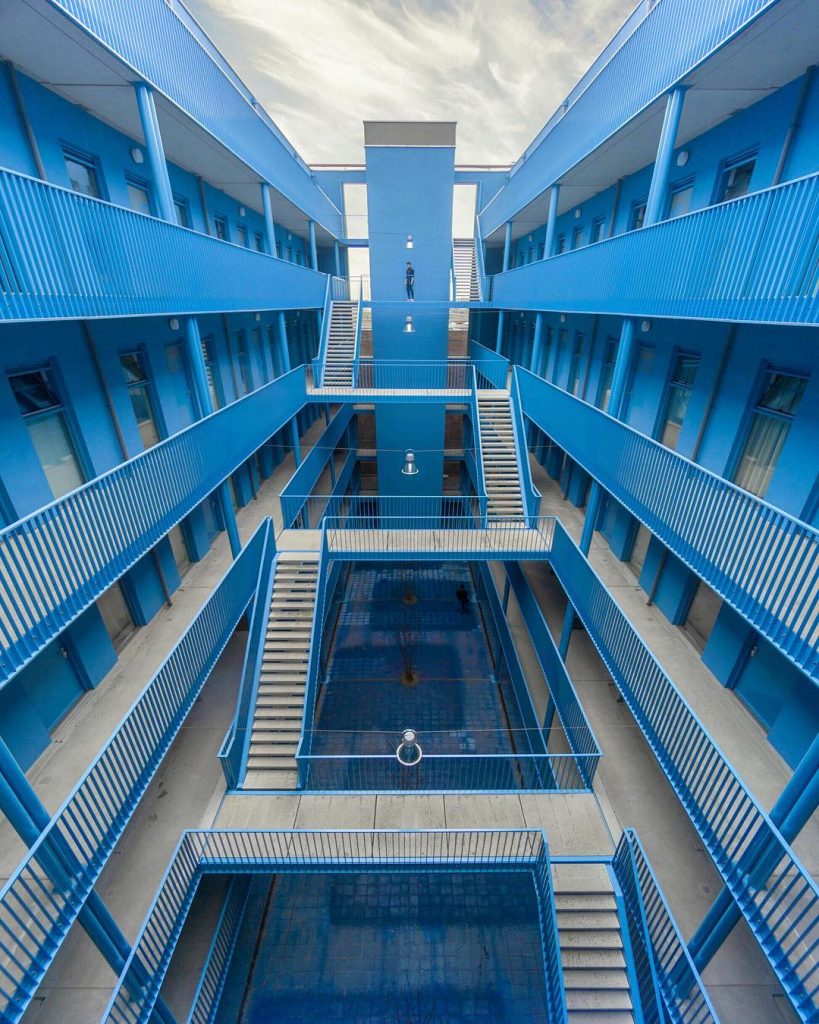 20 Perfectly Symmetrical Photos To Soothe Your Soul