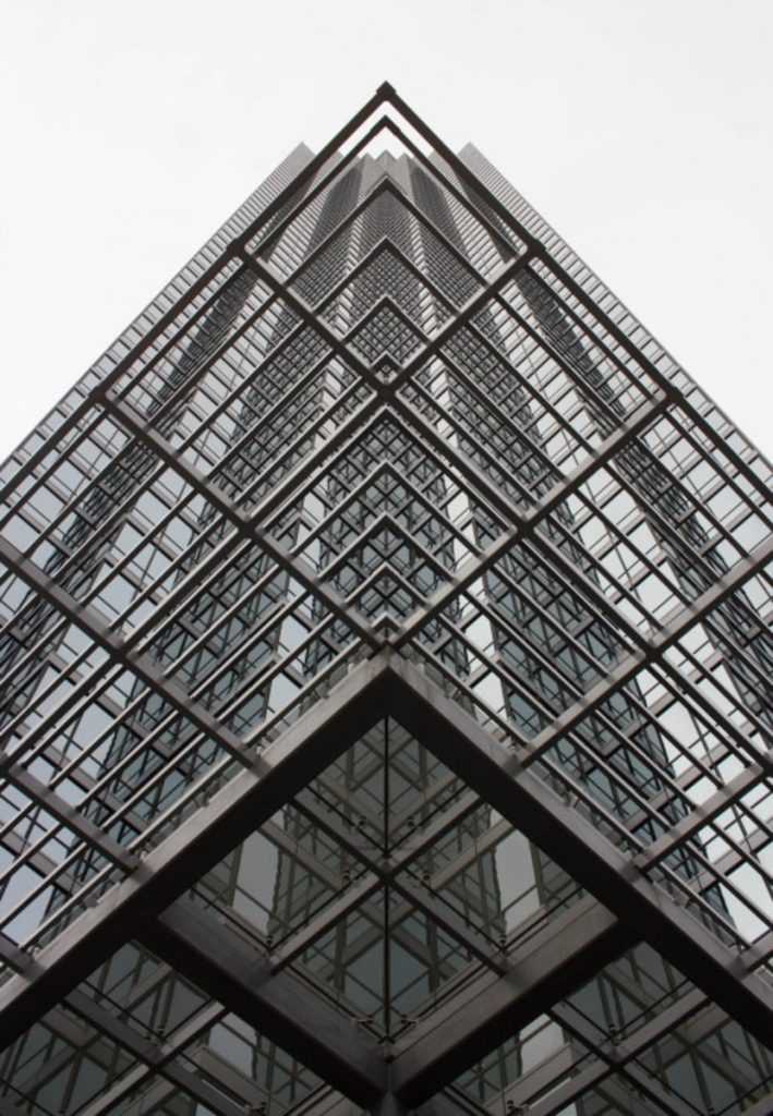 20 Perfectly Symmetrical Photos To Soothe Your Soul