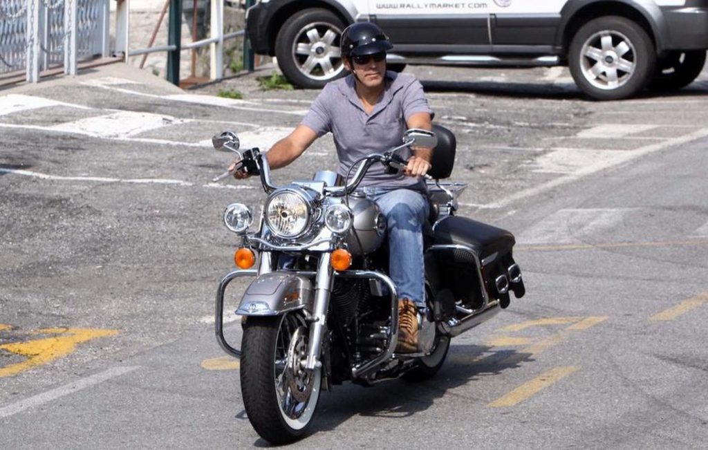9 Of The Worst Paparazzi Vs. Celebrity Incidents