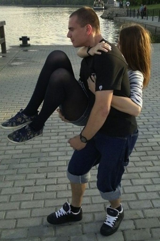 These People Know How to Take a Puzzling Picture