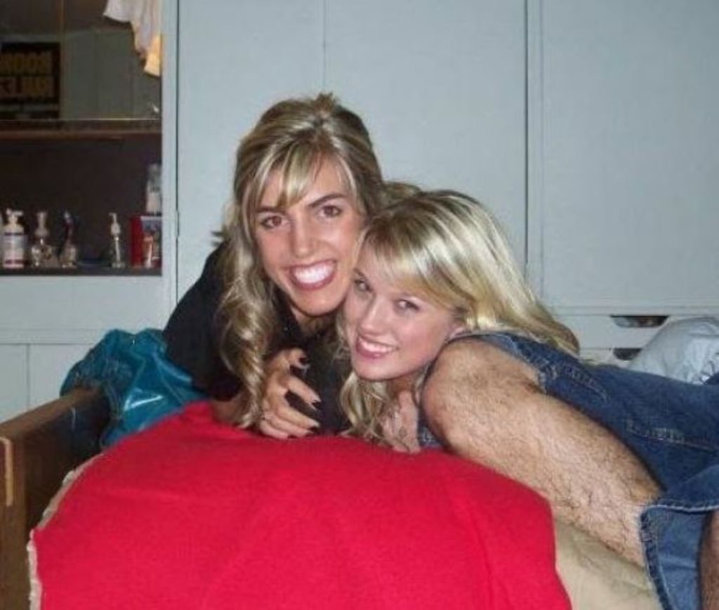 These People Know How to Take a Puzzling Picture