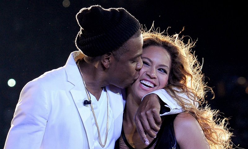 Jay-Z and Beyonce | 10 Most Romantic Gestures Ever Done By Celebrities | Brain Berries