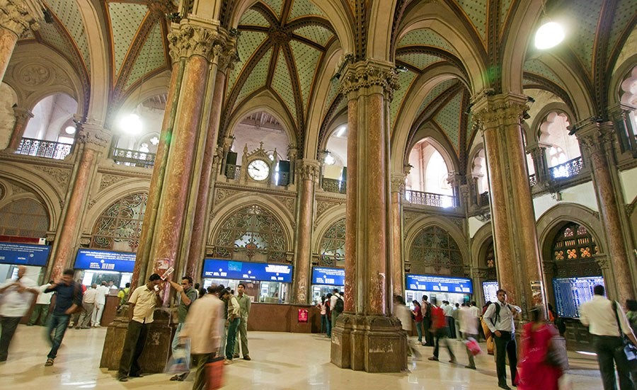 Chhatrapati Shivaji Terminus, Mumbai inside | 7 Most Asntonishing Train Stations in the World | Brain Berries