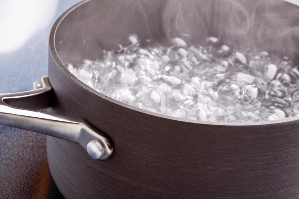 8 Ways How to Keep Ice From Melting