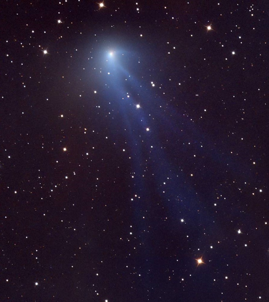 Tempel-Tuttle Comet – 3,435,000 km | Top 8 Comets Flying Closest to Earth | Brain Berries