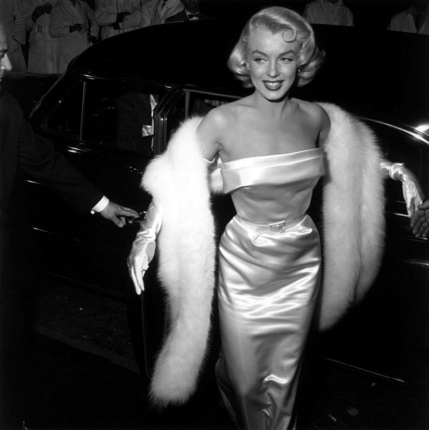 Меховое манто Мэрилин Монро | Знаковые аксессуары знаменитостей | Brain Berries