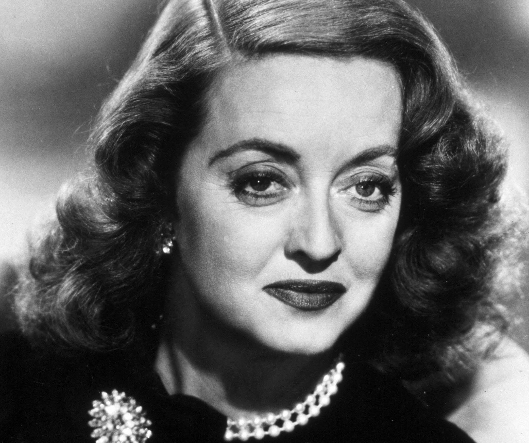 Bette Davis | 8 Best Actresses of Old Hollywood | Brain Berries
