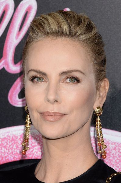 9 Gorgeous Celebrities Who Hate Wearing Makeup