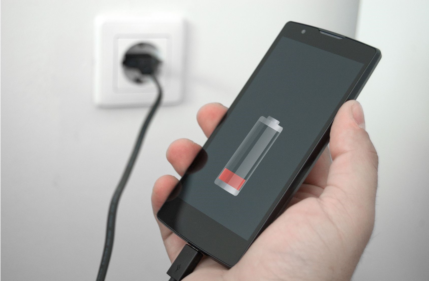 Экспресс-зарядка для телефона | 6 полезных изобретений, которые придумали подростки | Brain Berries