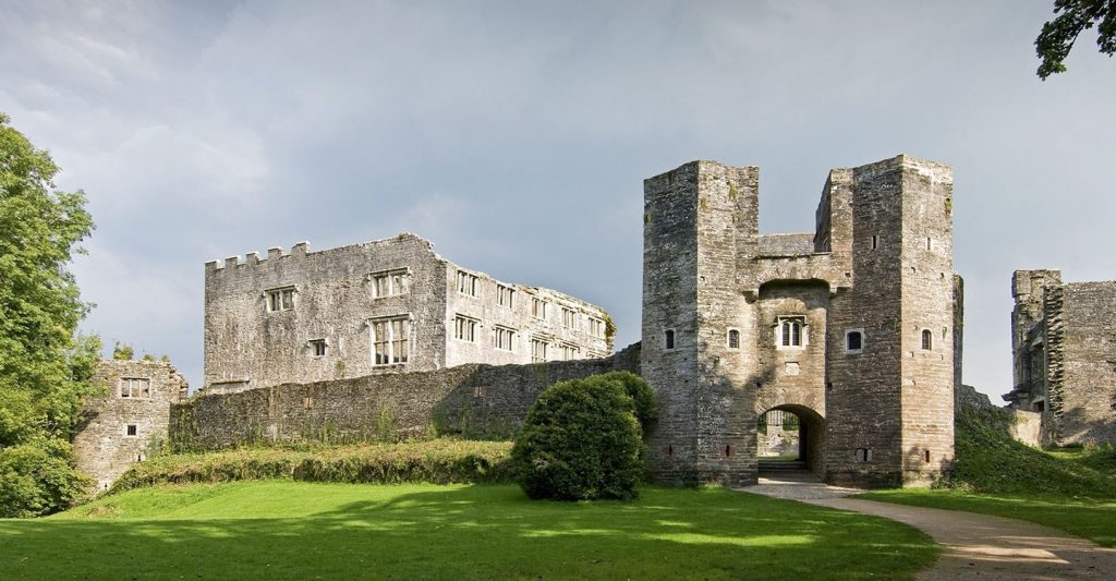 Top 9 Scariest Haunted Castles in Europe