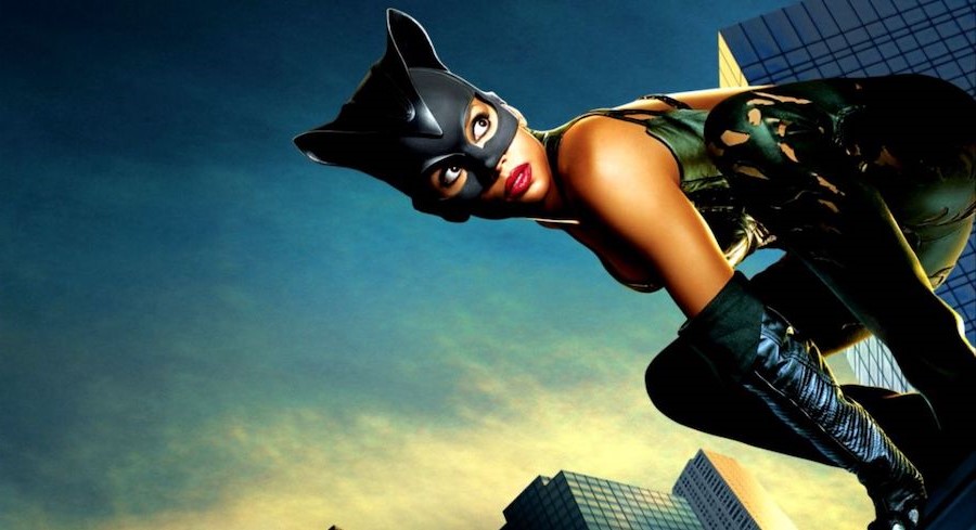 Catwoman | 10 Comic Book Origins That Were Very Different In The Movies | Zestradar