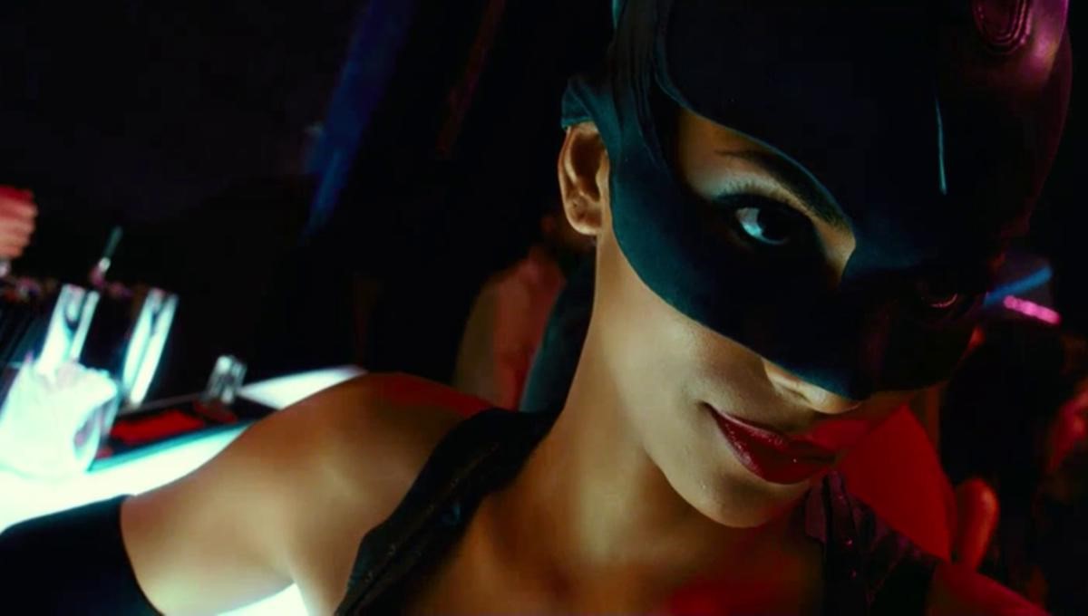 "Catwoman" (2004) – RT score: 9% | Top 8 Worst Superhero Movies | Brain Berries