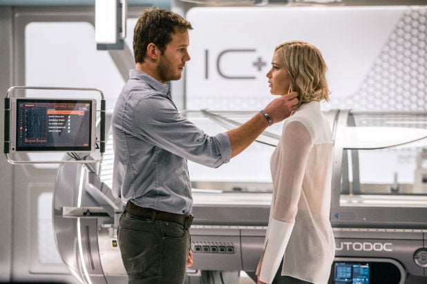 Jennifer Lawrence and Chris Pratt (Passengers) | 7 Actors Who Refused to Kiss on Camera | ZestRadar