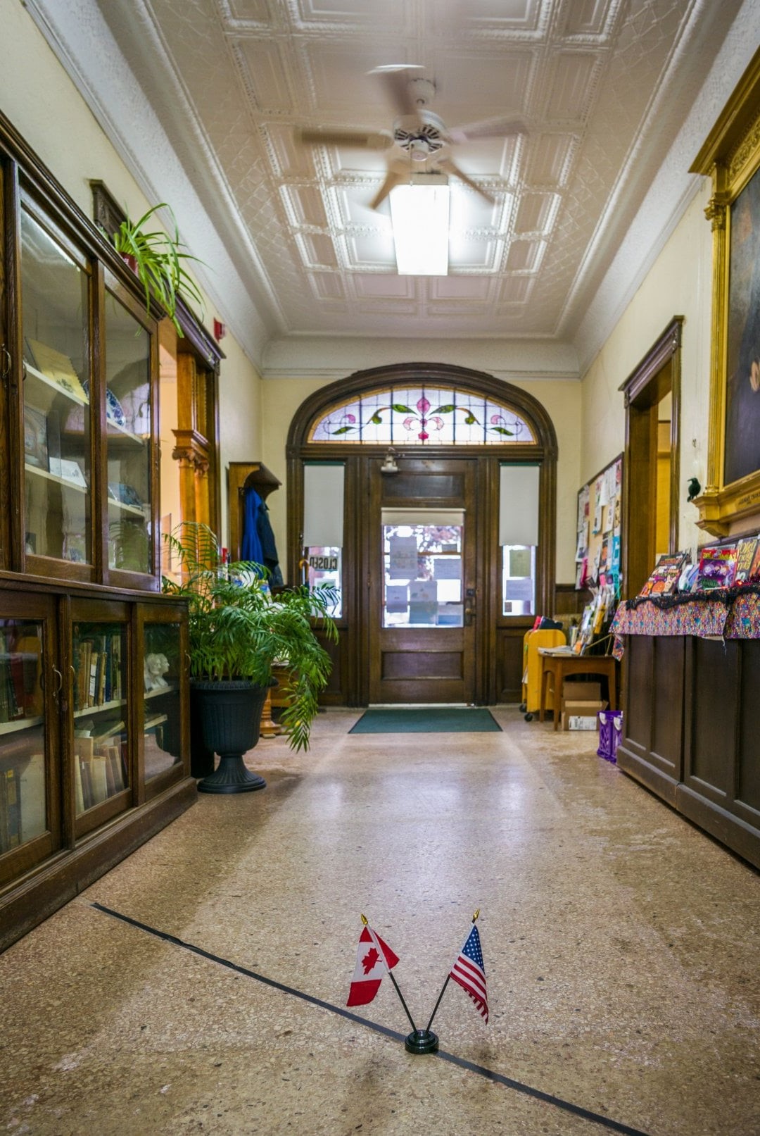 Confine tra Stati Uniti e Canada | Le 8 linee di confine più famose del mondo | Brain Berries