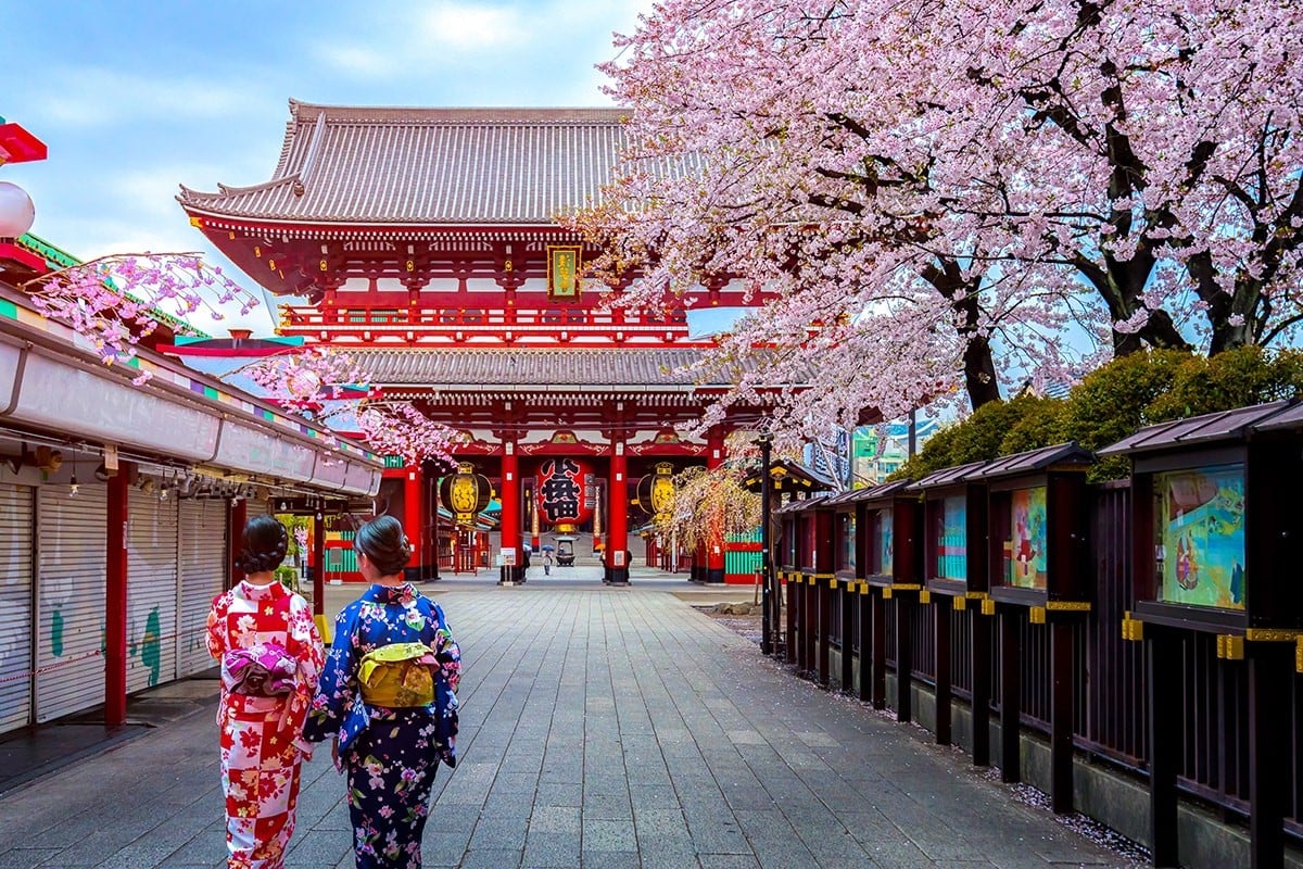 Japan | 9 Best Destinations For Solo Travelers | Brain Berries