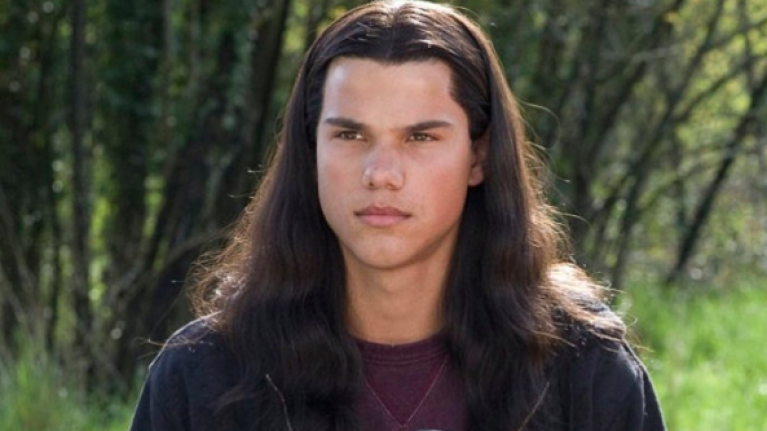 Lautner is an overrated actor | 6 Reasons Why Taylor Lautner's Movie Career Is Over | Brain Berries