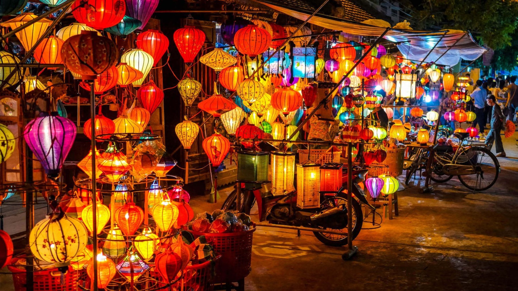 Chợ đêm Hội An – Quảng Nam | 6 chợ nổi tiếng ở Việt Nam mà bạn sẽ thích thú khi ghé thăm | Brain Berries