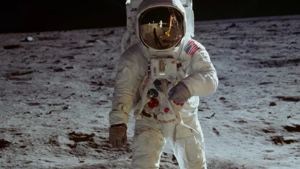 6 Historical Events That are Lies (Along With One That’s True!)