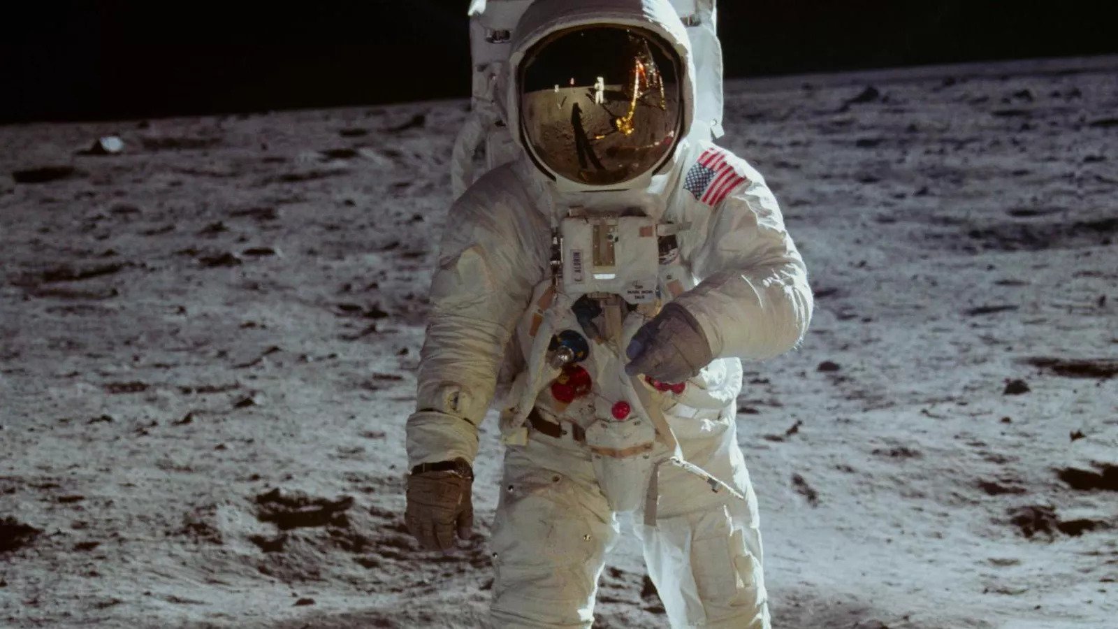 Man Has Never Walked On the Moon | 6 Historical Events That are Lies (Along With One That’s True!) | BrainBerries