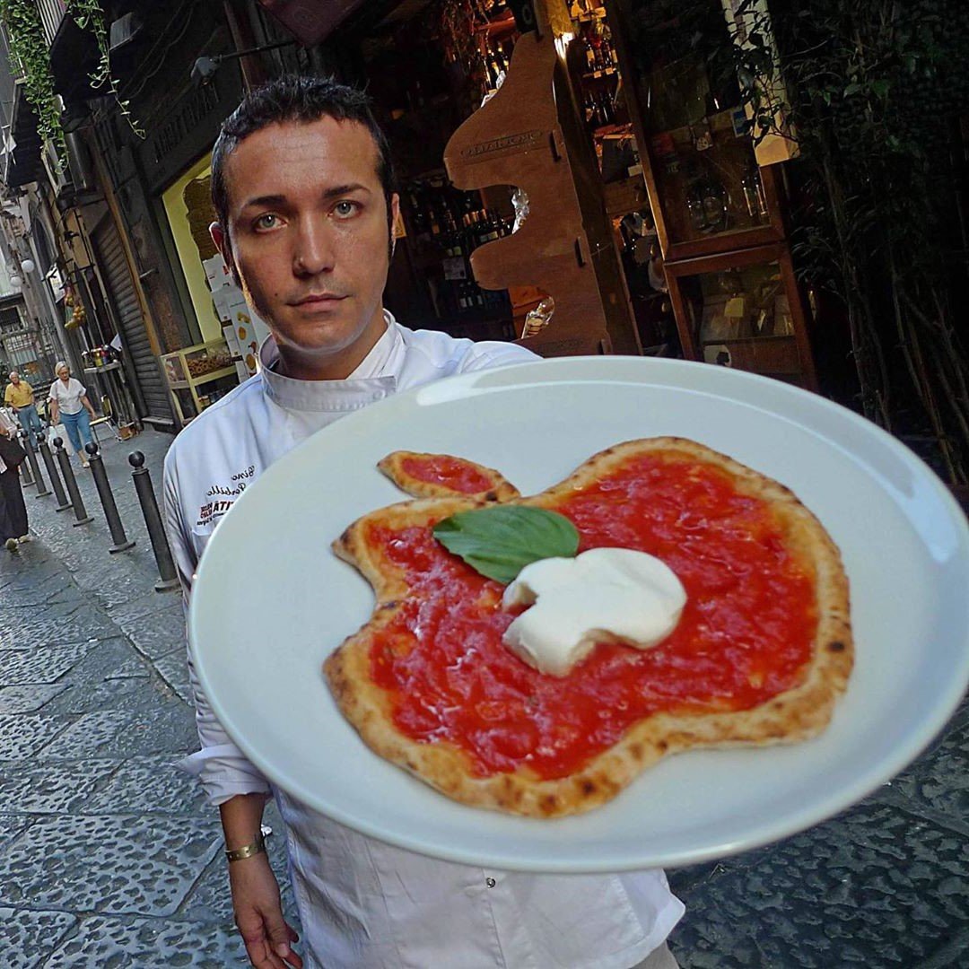 Apple pizza | Unsettling Food Art by @TotallyGourmet | Brain Berries