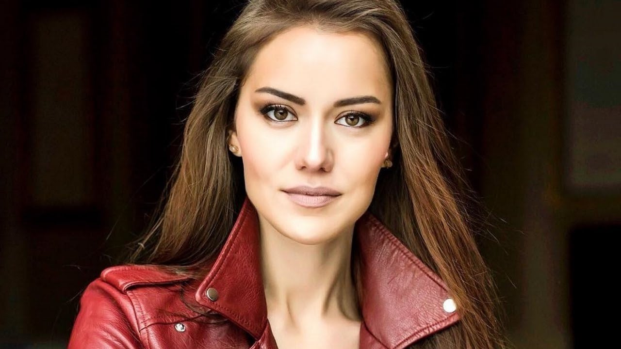 Фахрийе Эвджен | 10 турецких актрис, которые покорят вас своей красотой | Brain Berries