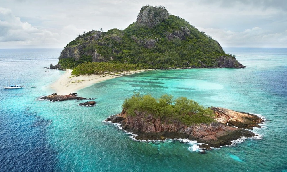 Castaway – Monuriki (Fiji) | 10 Cool Locations From Famous Movies You Can Visit Right Now | Zestradar
