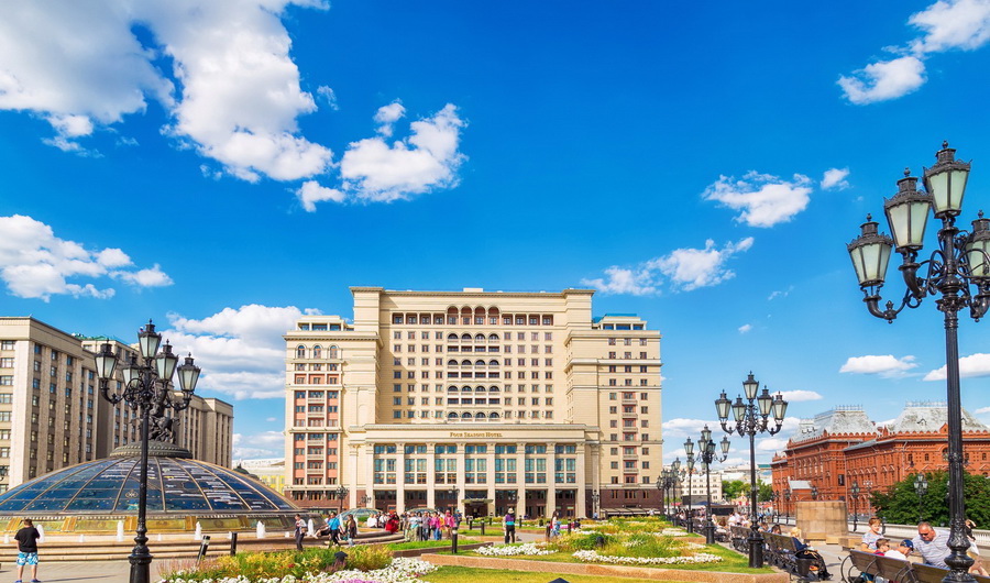 Four Seasons Moscow | 10 самых шикарных отелей России | Zestradar