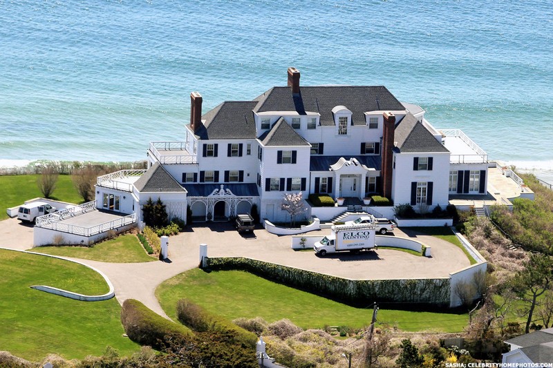 Crazy Expensive Things That Taylor Swift Owns