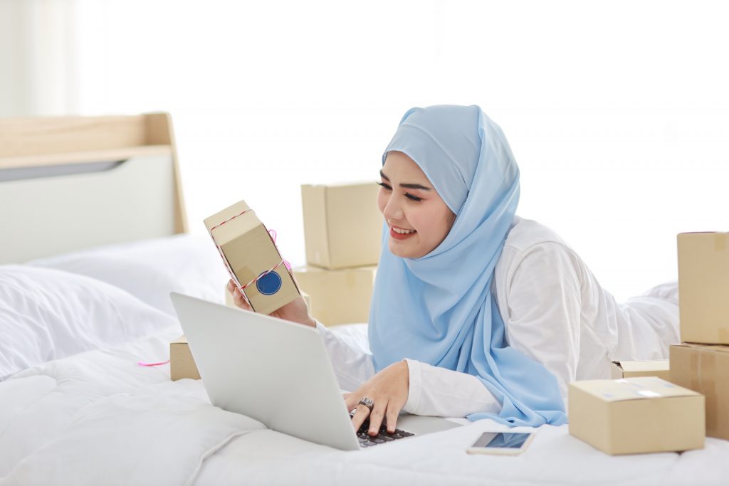 من المستفيد من تمديد الحجر الصحي بسبب الكورونا؟