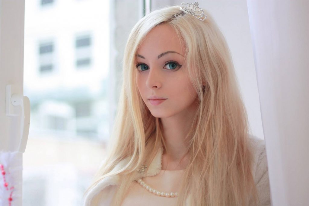 6 Manusia Ini Mengubah Penampilan Jadi Seperti Barbie