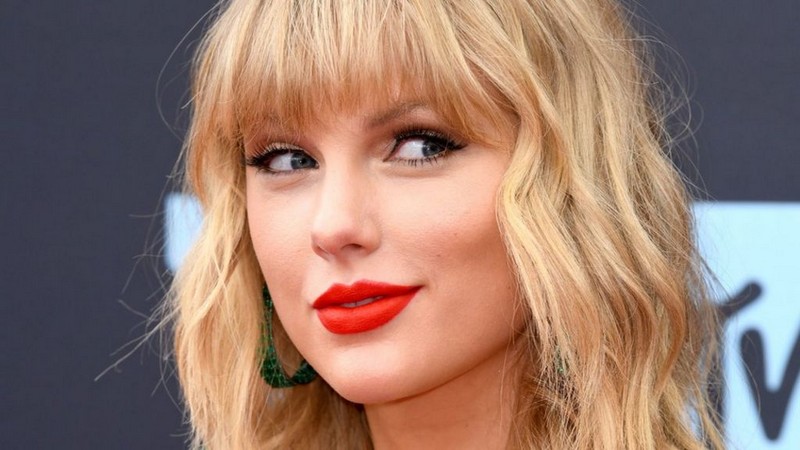8 Best Female Artists Of All Time