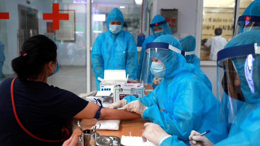 Những làn sóng Covid-19 trên thế giới