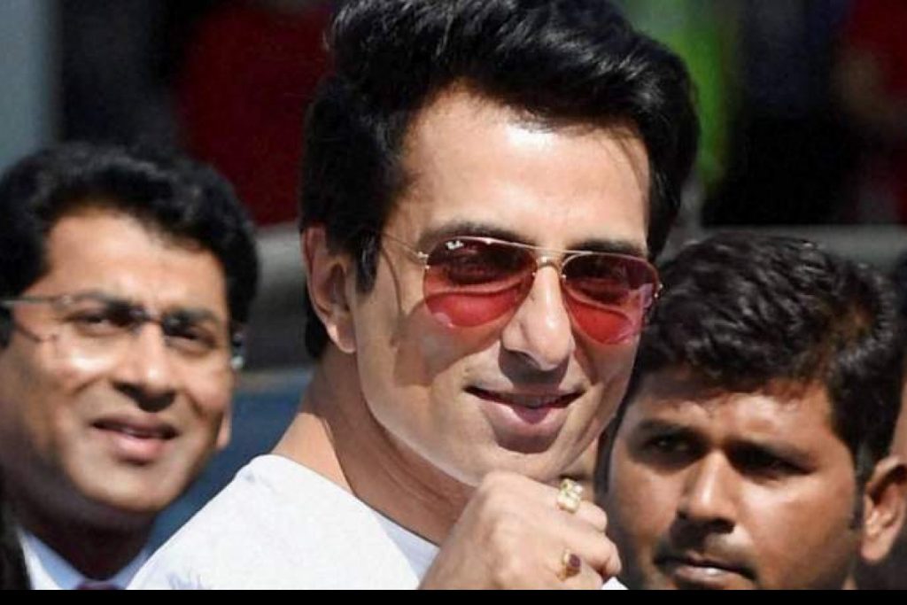 7 कारण जिसने सोनू सूद को 2020 का सितारा बनाया