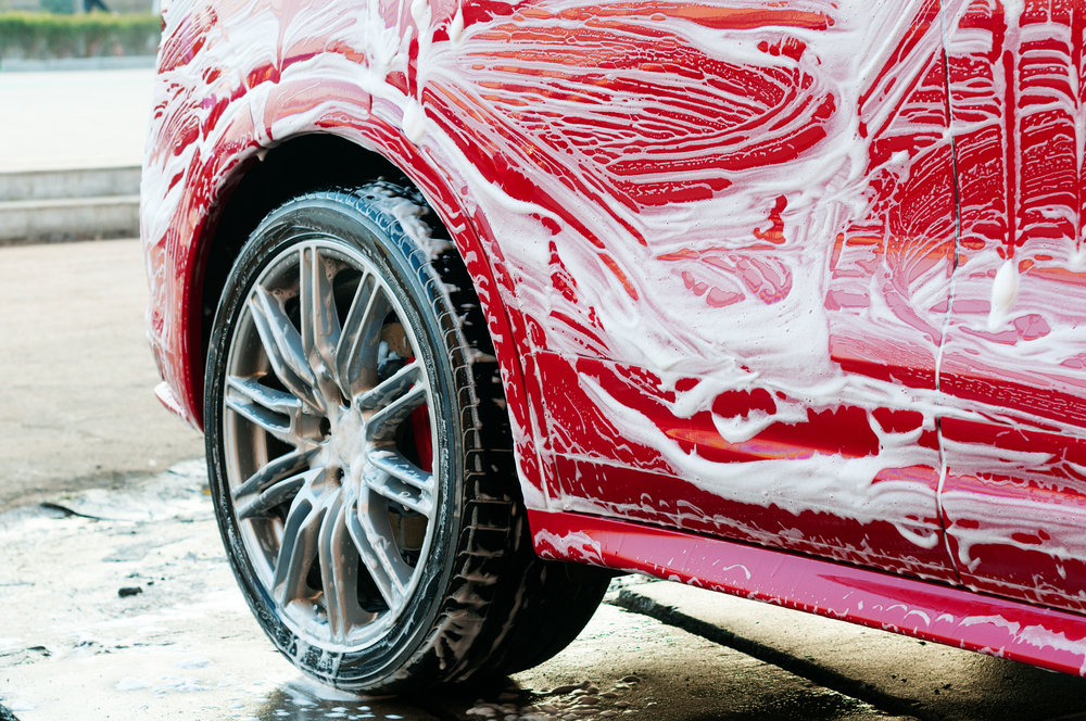 Come far brillare la propria auto in 8 semplici passaggi