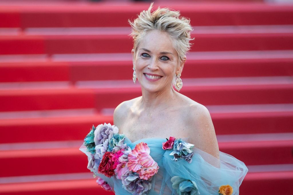 Los 3 inolvidables looks de Sharon Stone en Cannes 2021