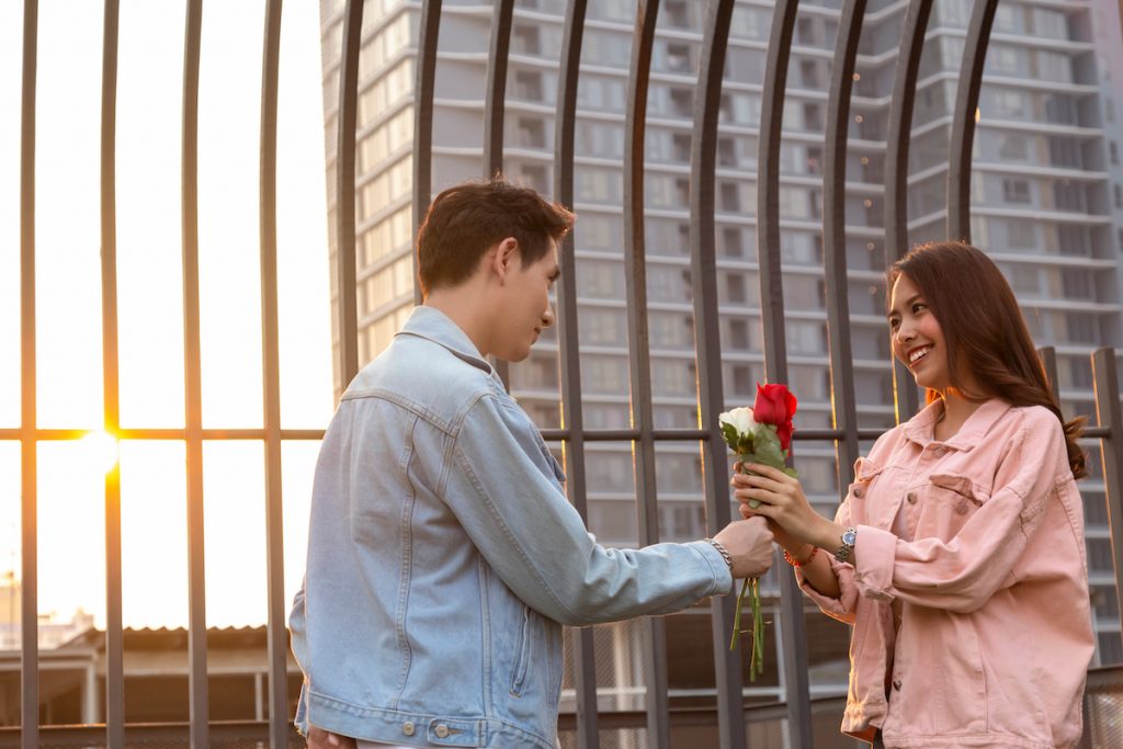 6 Things Women Notice About Men On The First Date