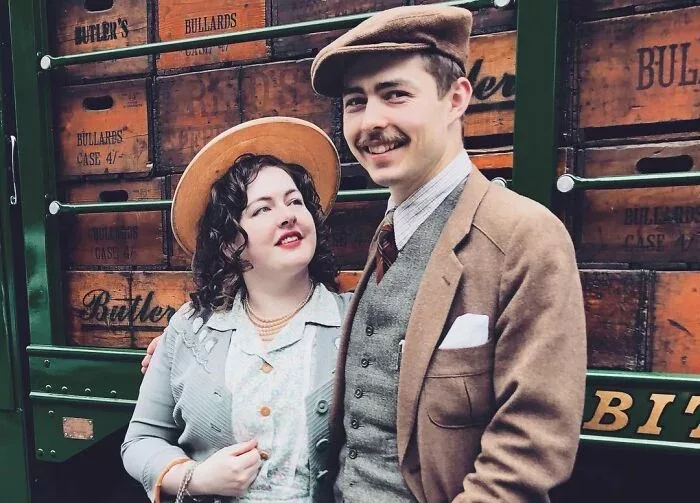 Mladý pár se rozhodl žít v minulosti ve stylu 30. let