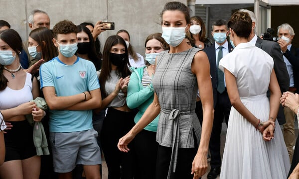 Letizia Ortiz inspira a llevar mascarilla: los 8 mejores looks de la reina