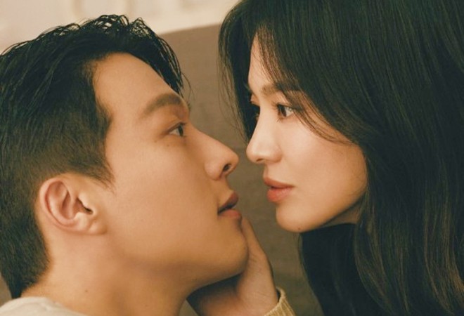 Song Hye Kyo và Jun Ji Hyun “bỏ túi” gần 4 tỷ đồng sau mỗi tập phim truyền hình