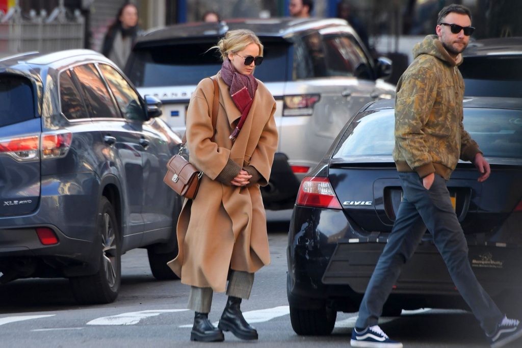 8 Insanely Rich Hollywood Stars Who Live Like Normal People